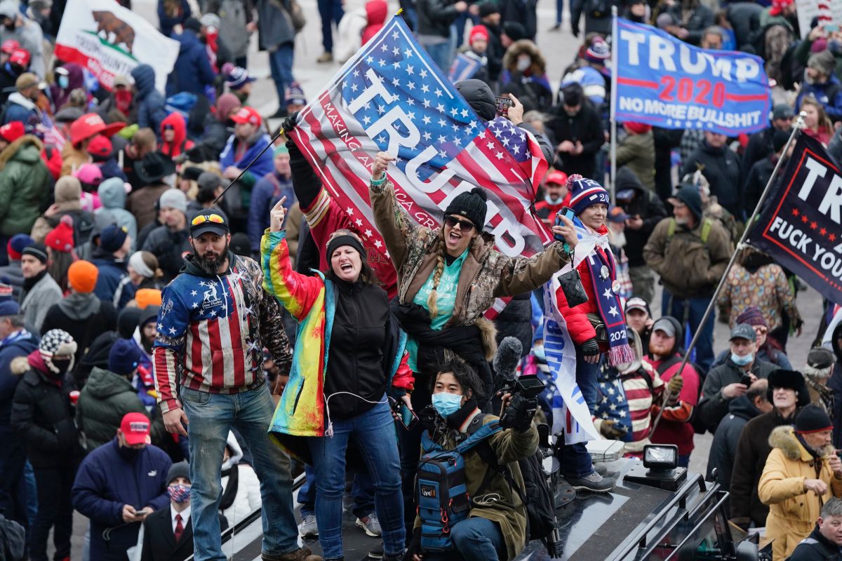 ▲負責調查去年美國國會大廈暴動案的眾議院特別委員會舉行公聽會，委員會主席湯普森（Bennie Thompson）警告，助長這起暴力事件背後的陰謀仍對美國民主構成威脅。資料照。（圖／美聯社／達志影像）