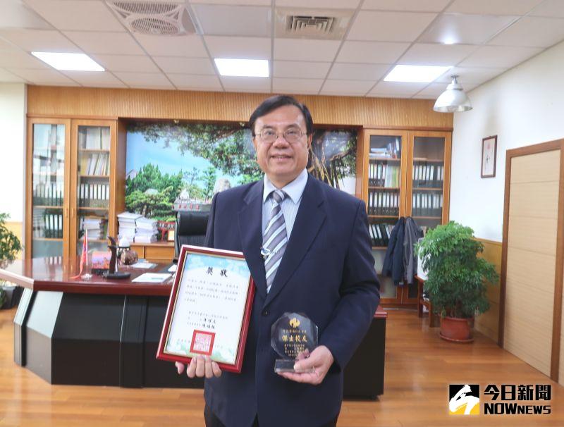 ▲建國科大江金山校長畢業40多年後膺選臺中二中傑出校友。(圖/記者陳雅芳攝,2021.01.07)