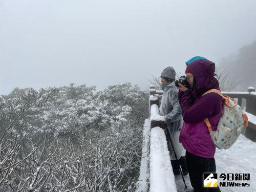 ▲大屯山下雪（圖/記者葉政勳攝）