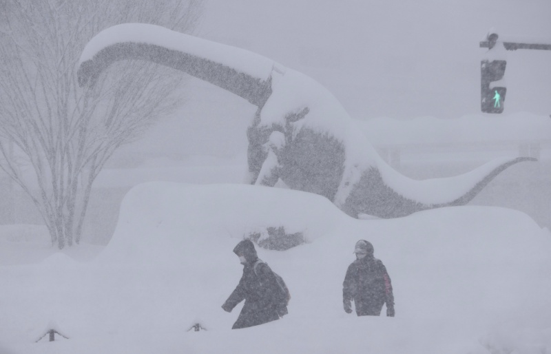 日本強降雪　富山市睽違35年積雪再逾1公尺
