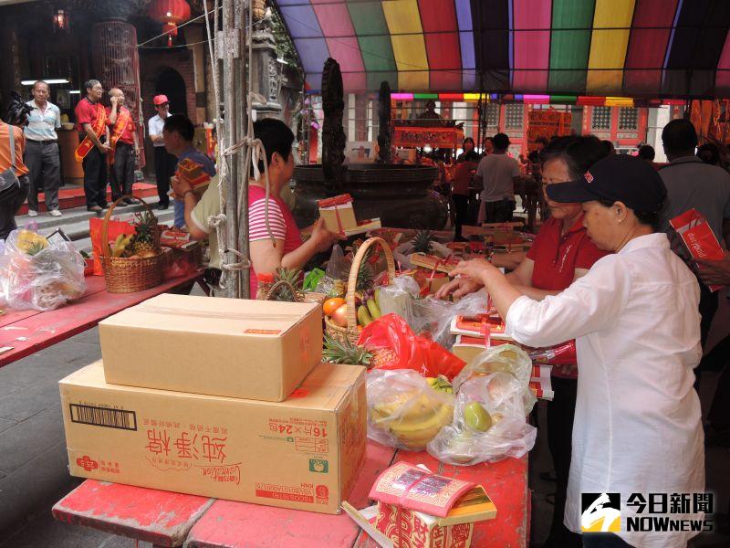 ▲南瑤宮香火鼎盛,媽祖會的組織龐大,信徒遍布全國,信仰圈更擴及彰、中、投、雲等地。(圖/記者陳雅芳攝,2021.01.09)