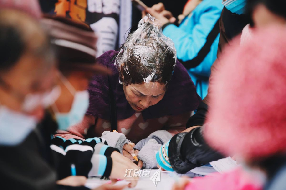 ▲國民黨拚「反萊豬」、「還我公投」兩項連署份數，今天9日一共達成５萬份數字。（圖／江啟臣臉書）