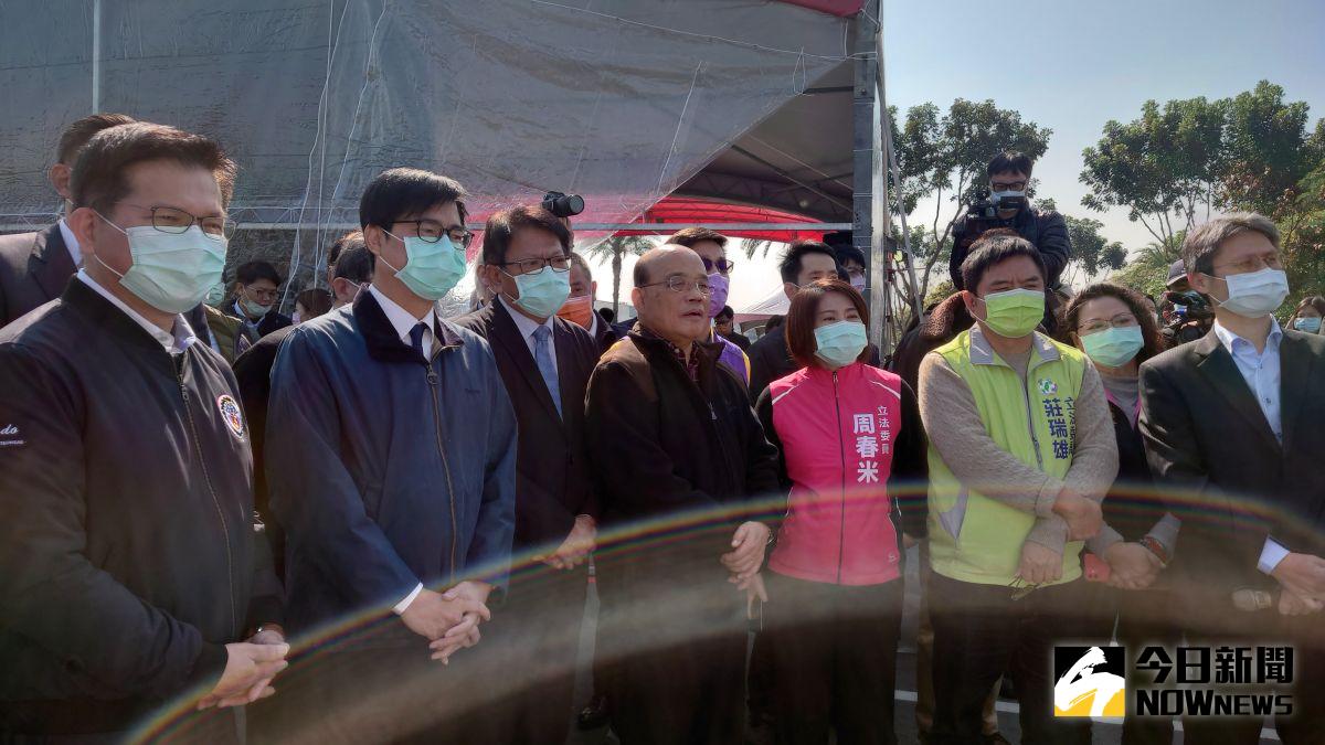 ▲行政院長蘇貞昌、高雄市長陳其邁、屏東縣長潘孟安等人一同視察「屏東高鐵特定區」基地。（圖／記者鄭婷襄攝）