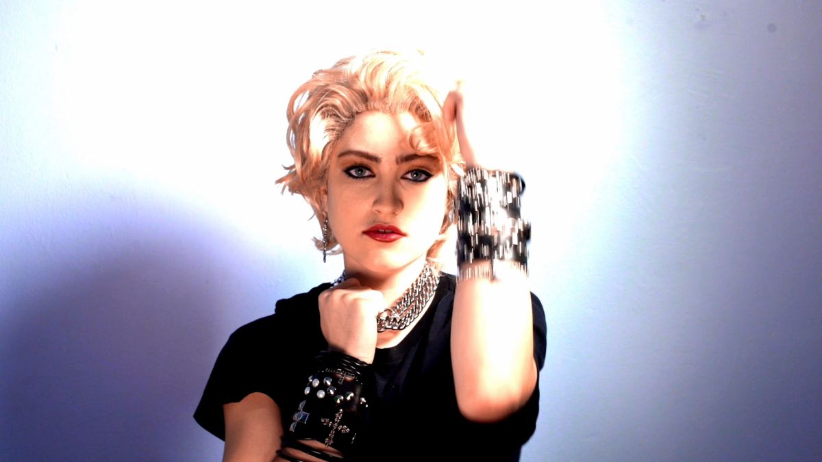 ▲電影大公開瑪丹娜當裸模過程，以及她的私密影像。（圖／車庫）