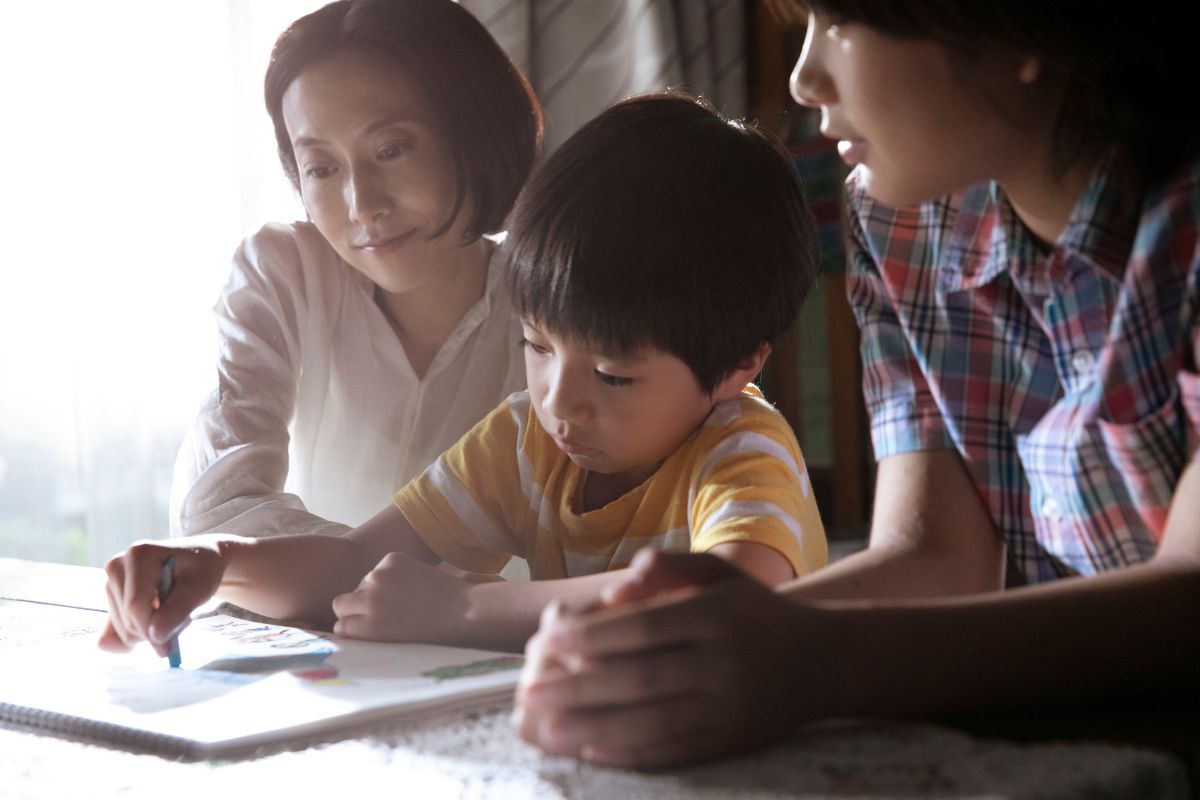 ▲一青窈（左）為電影學台語。（圖／希望行銷）