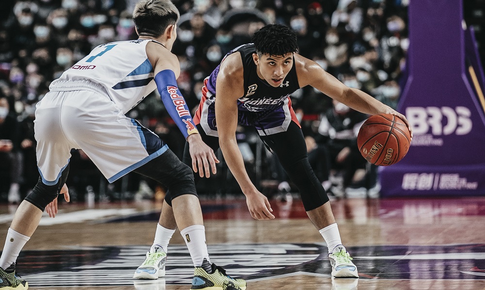 ▲攻城獅後衛高國豪持球，組織進攻。（圖／攻城獅球團提供）
