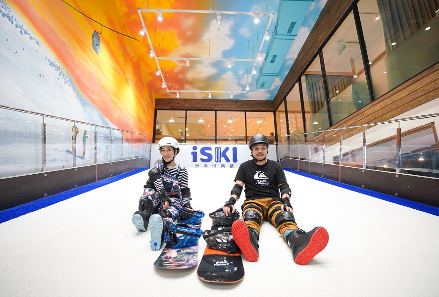 ▲Gigi和史丹利出席iSKI新竹店開幕會、體驗滑雪。（圖／資料照片）