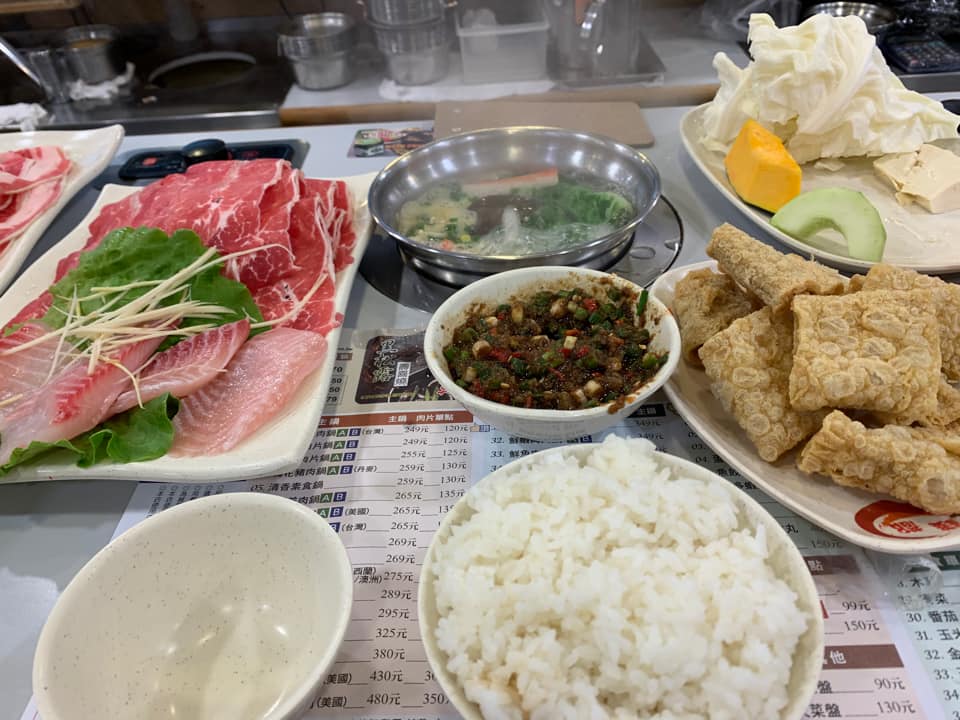 ▲近幾日冷氣團南下讓台灣氣溫降低，在冷天吃火鍋也成為首選。（圖／爆廢公社二館）