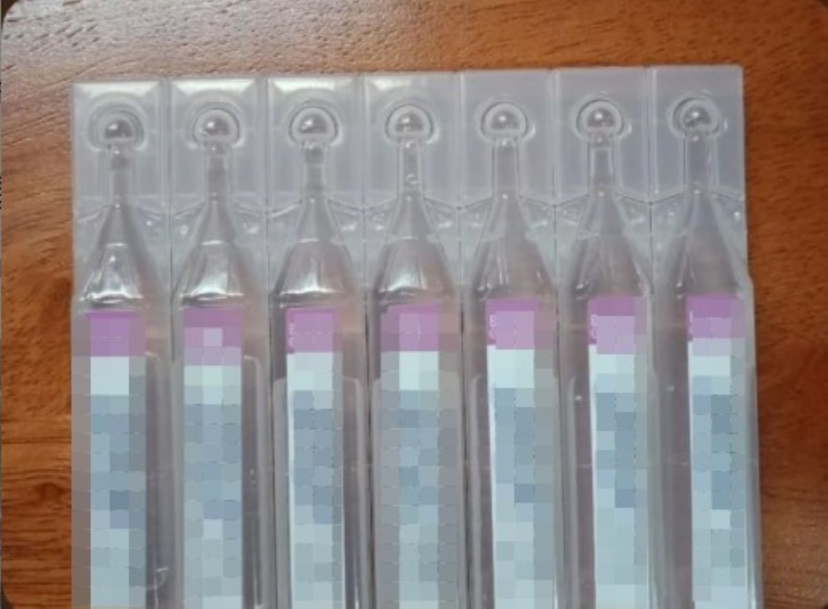 ▲有女網友分享一方法，能讓超商的一次性小包裝的生理食鹽水開封後還能關緊，卻引來許多行家急喊母湯！（圖／翻攝Dcard）