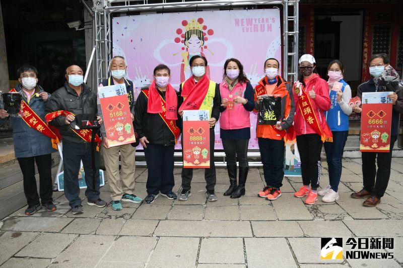 ▲彰化市長兼南瑤宮管理人林世賢宣布,南瑤宮除夕路跑迎頭香活動,即日起受理報名至110年2月10日止。(圖/記者陳雅芳攝,2021.01.11)