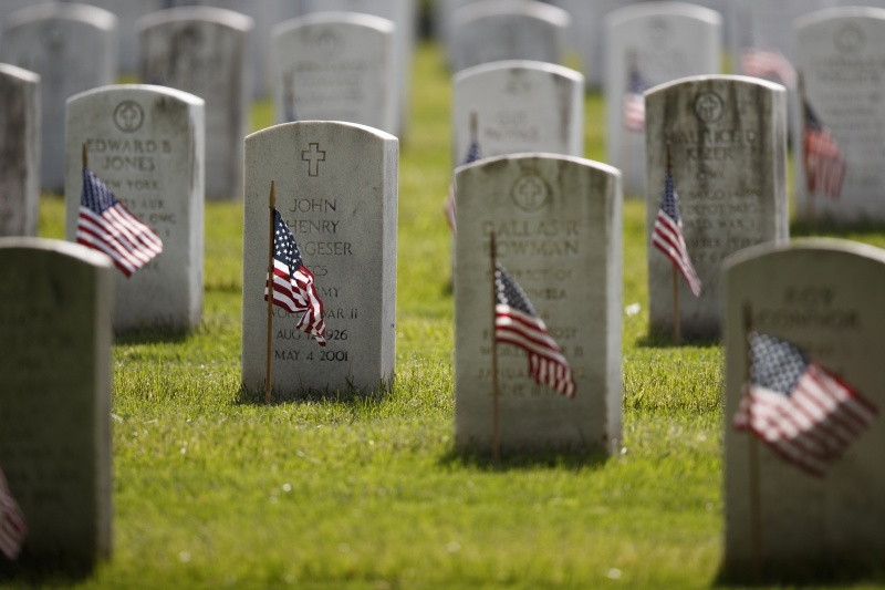 ▲位於美國維吉尼亞州阿靈頓、國防部五角大廈旁的阿靈頓國家公墓，安葬了許多在美國的國家戰爭中犧牲的軍人。（圖／美聯社／達志影像）
