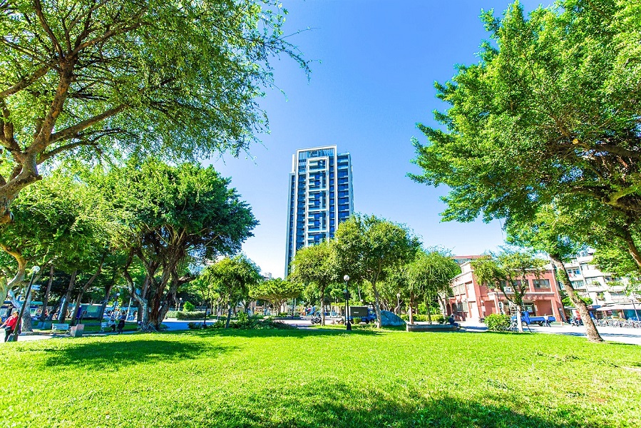 ▲正對3千餘坪的闊綠景觀，「長虹天馥」無限超棟距視野，吸引不少偏愛景觀住宅的消費者前來參觀賞屋。（圖／資料照片）
