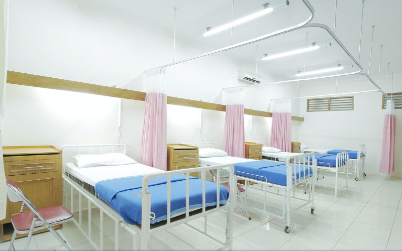 ▲疫情指揮中心指揮官陳時中12日宣布,北部某醫院醫師及其護理師女友確診。稍早醫師林靜儀也在臉書發文。(示意圖/取自unsplash)