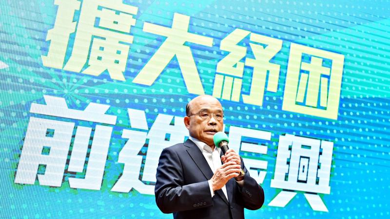 ▲去年政府推出勞動紓困貸款,最高可以貸款10萬元,有網友借來玩股票,引爆熱議。(圖/NOWnews資料照片)