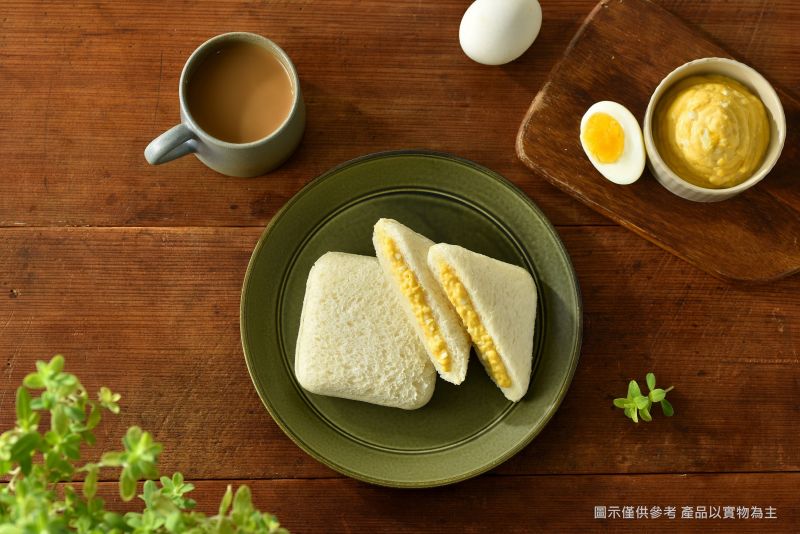 ▲雞蛋沙拉餡夾好夾滿,一口就能咬下這美味。(圖/資料照片)