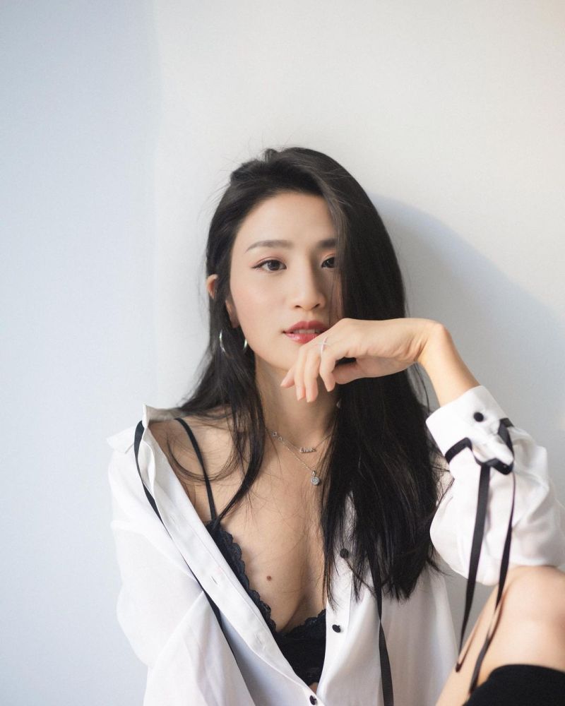 ▲林芊妤發露胸照反擊。(圖/林芊妤IG)