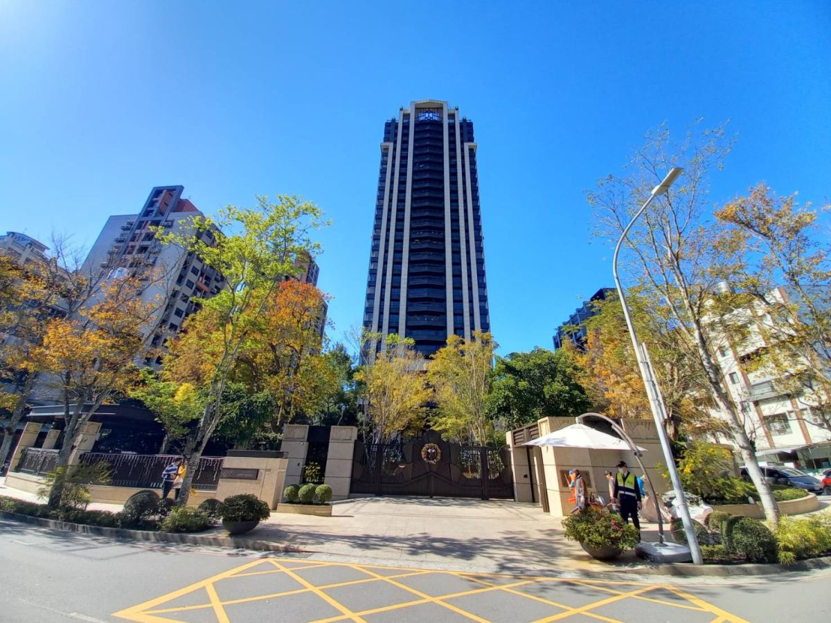 ▲台北市內湖區指標豪宅「長虹天璽」，頂樓戶近期出現最新實價交易。（圖／全國不動產內湖捷運店提供）