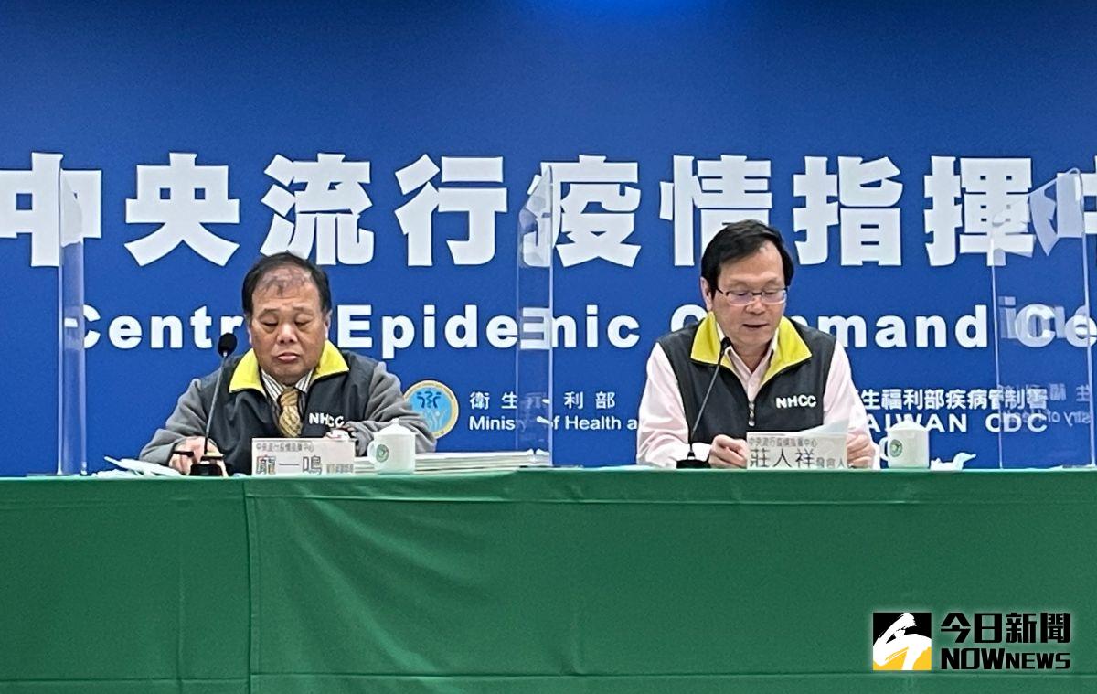 ▲莊人祥（右）今（16）日指出，由於國際航班大亂的原因，因此有提前入境的狀況，但目前均以緊急分派入住集中檢疫所。（圖／記者黃仁杰攝,2020.01.16）