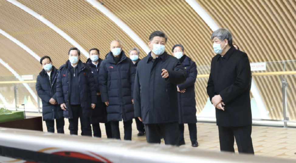 ▲中國近日新冠疫情再起，河北及東北疫況尤為嚴重，習近平19日前往河北省視察口罩戴緊緊。（圖／翻攝微博）