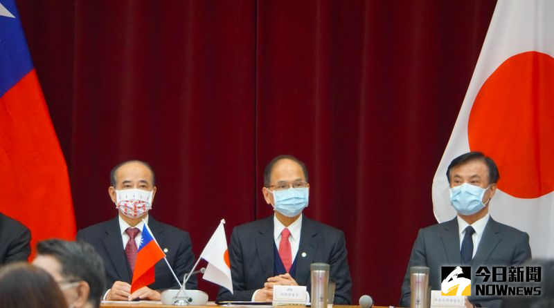 ▲第10屆立法院「台日交流聯誼會」舉行成立大會,歷任立法院長王金平(左)、蘇嘉全(右)、游錫堃(中)首度在立院公開同台。(圖/記者呂炯昌攝.2021.01.20)