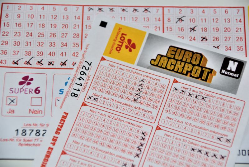 ▲加拿大一名女子日前拿著老公夢見的數字買樂透,豈料竟爽中13億元。(示意圖/取自unsplash)