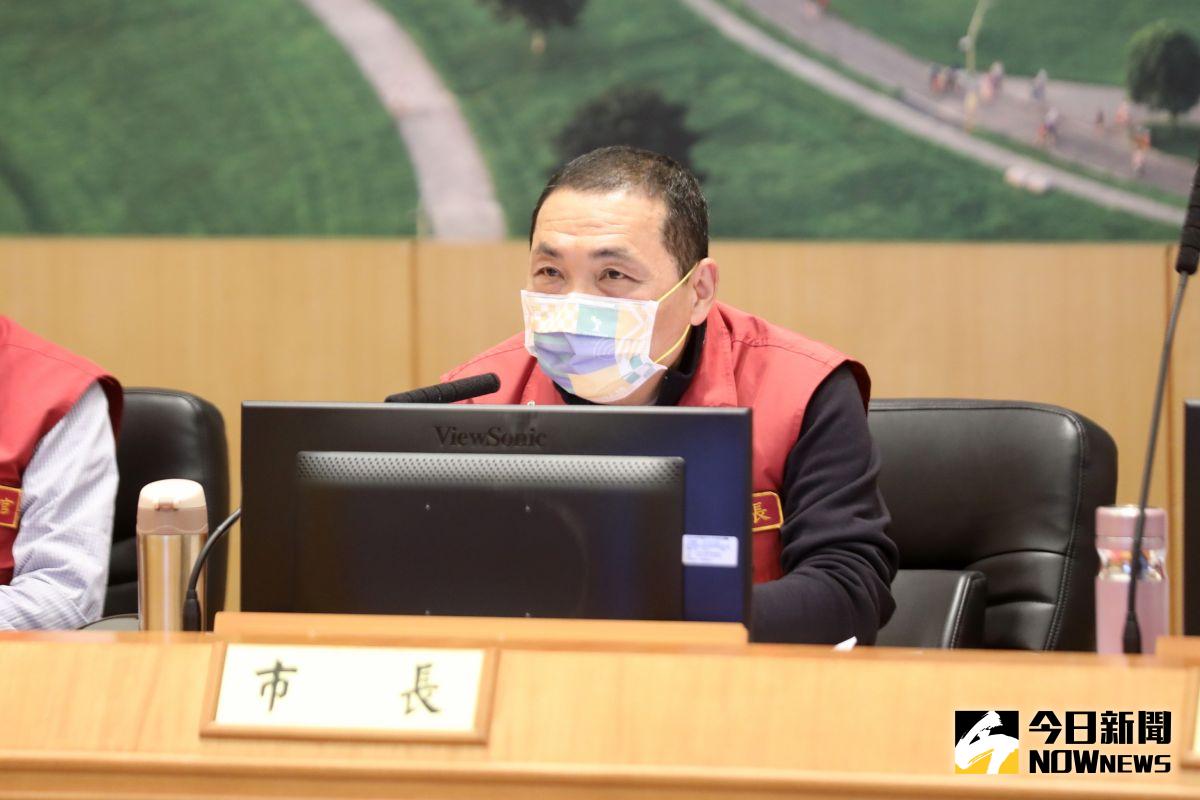 ▲侯友宜表示，非常感謝「無名氏」對市府團隊的肯定，連續11年來從無間斷，今年依舊發揮愛心，再度捐贈2000萬善款至「新北好日子愛心大平台」。（圖/記者陳志仁攝，2021.01.20）