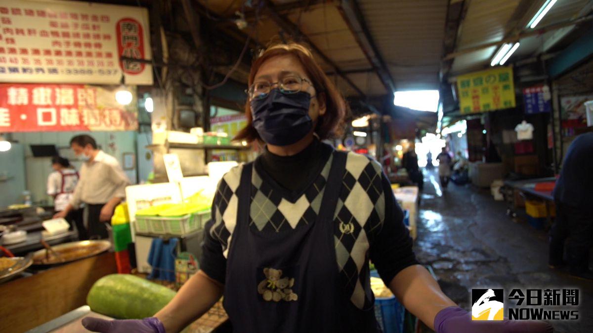▲南門市場受疫情重創，有攤商大吐苦水表示，「記者比客人還多！」（圖／記者李春台攝, 2021.01.21）