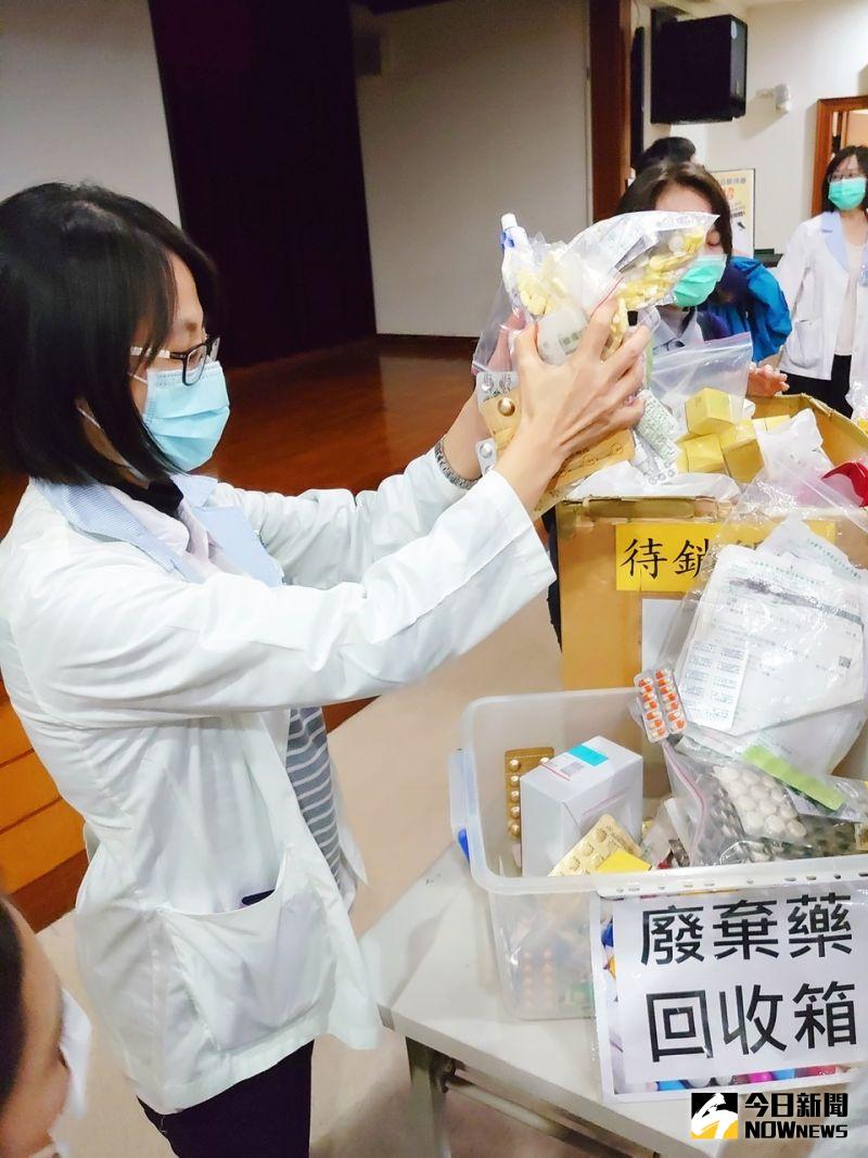 ▲藥品保存首先要注意期限,若過期就要丟棄,就算未拆封也一樣。(圖/記者陳美嘉攝,2021.01.21)