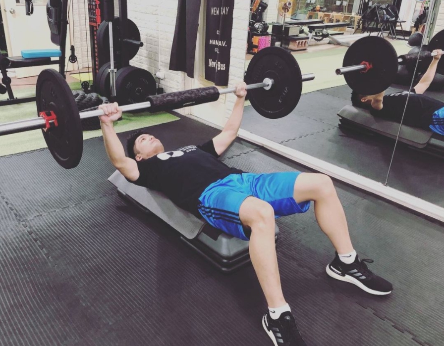 ▲蔣萬安參選以來爭議不斷，更被部分人士譏為「躺平族」。（圖／翻攝蔣萬安Instagram）