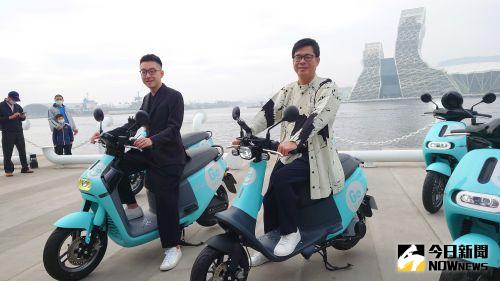 ▲高雄市長陳其邁（右）、GoShare新事業總監姜家煒（左）共同見證「GoShare隨借隨還服務」正式進入高雄，並將推出一系列好康優惠。（圖／記者鄭婷襄攝）