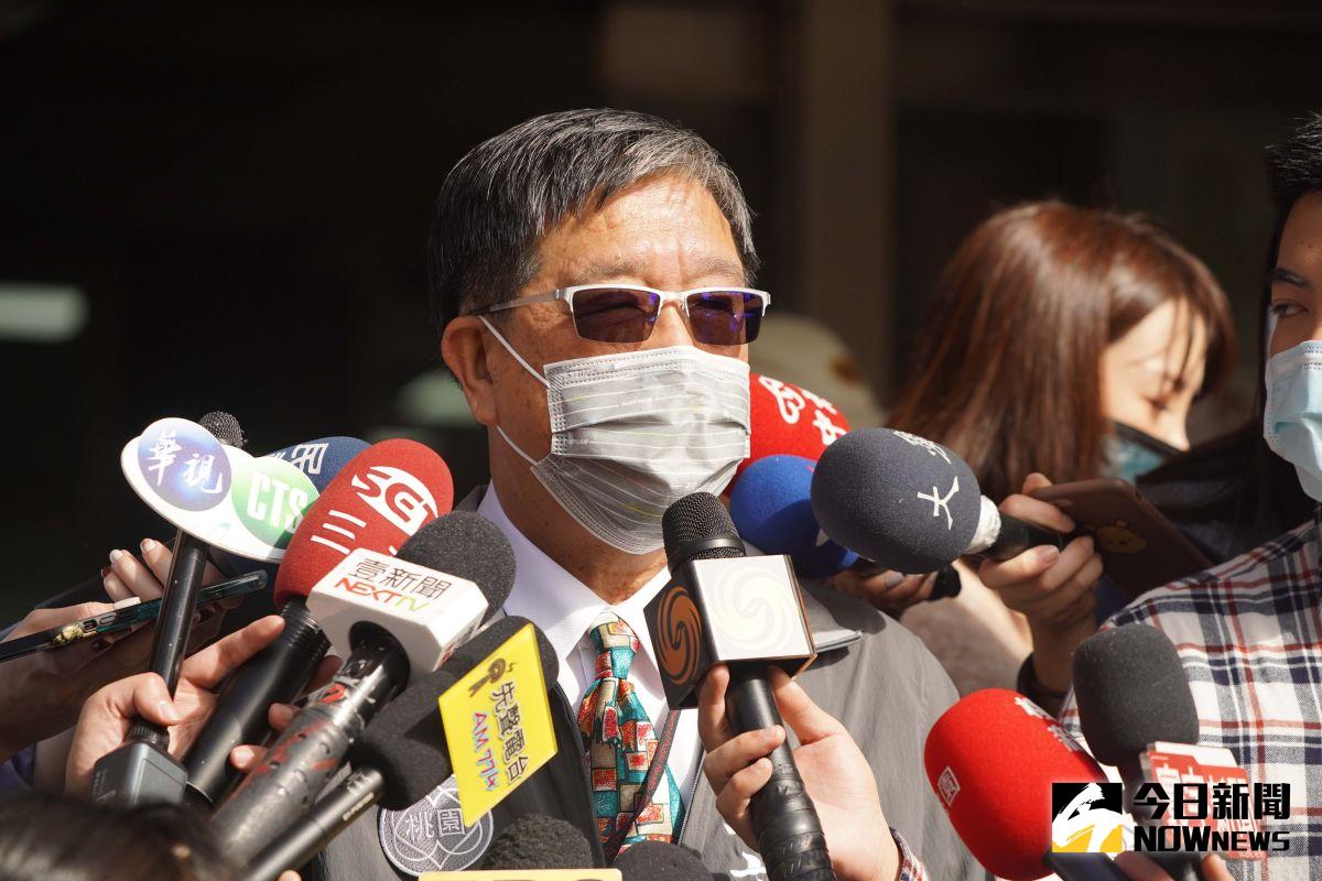 ▲王文彥出面說明，這兩位同仁發燒是因為其他疾病，採檢2次的結果也呈現陰性，昨天下午的大消毒，只是例行性的消毒作業。（圖／記者李春台攝, 2021.01.22）