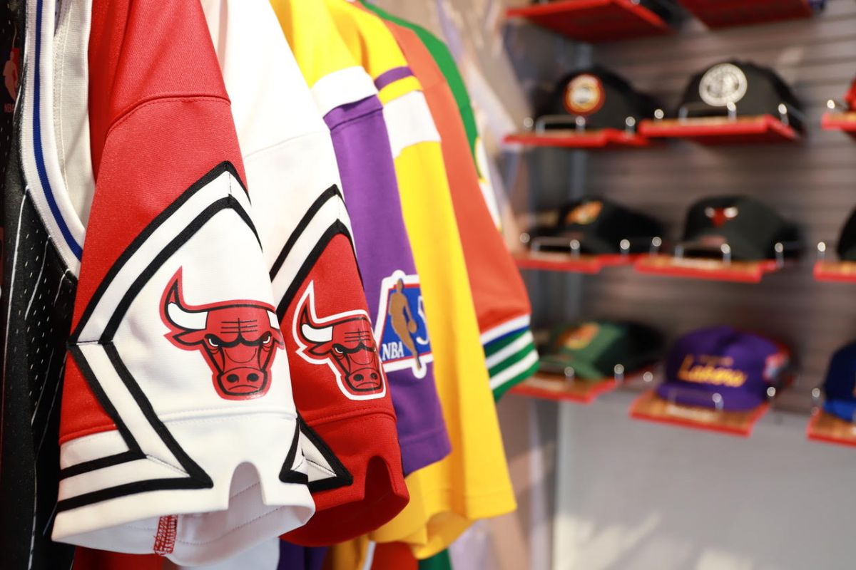 ▲NBA復古球衣快閃店。（圖／異議國際提供）