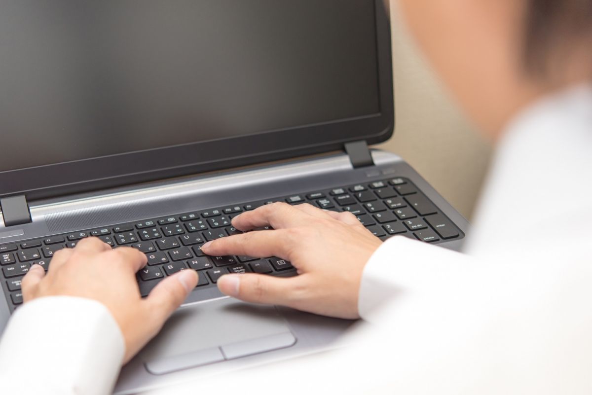 ▲有一名月薪7萬的男網友，打算追求心儀的直播主，卻被不少網友勸退。（圖／翻攝PhotoAC）