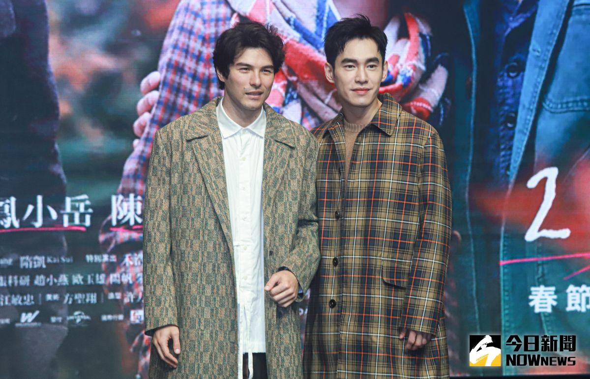 ▲鳳小岳（左）、張書豪（右）出席《跟你老婆去旅行》正式預告全球首播發表會。（圖／記者葉政勳攝 , 2021.01.23）