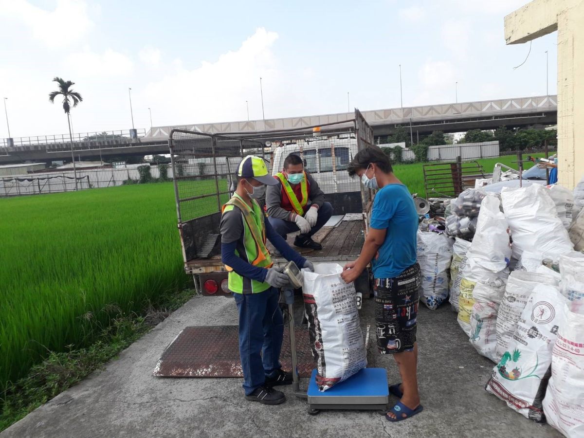 ▲台中市環保局為幫助資收個體戶渡過難關，每人每月最高補助5000元，即日起開放受理，額滿為止(圖／環保局提供2021.1.24)