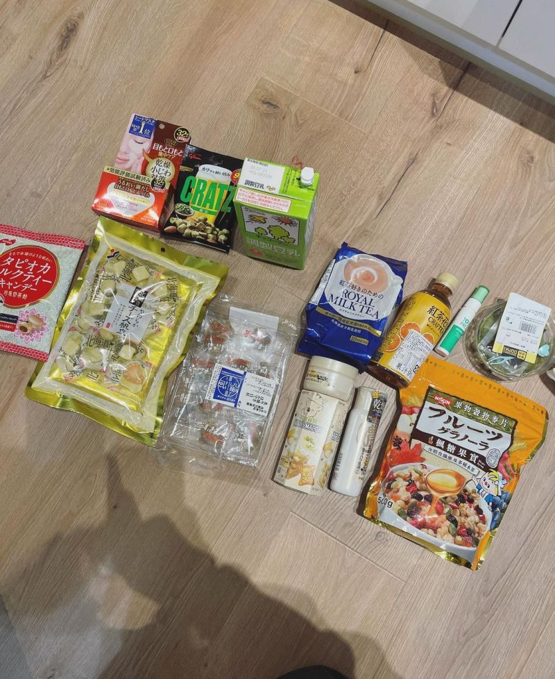 ▲愛莉莎莎秀出購得的戰利品。(圖/愛莉莎莎IG)