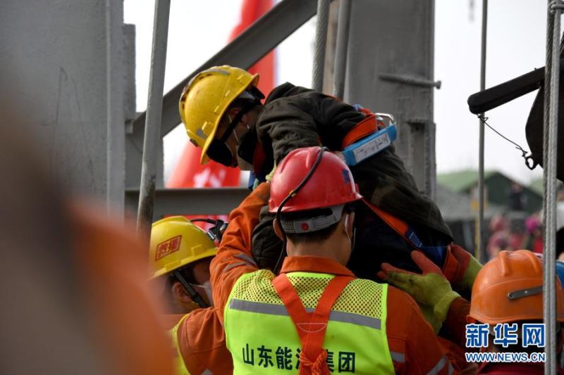 中國山東金礦爆炸事故　11名礦工受困14天終於獲救
