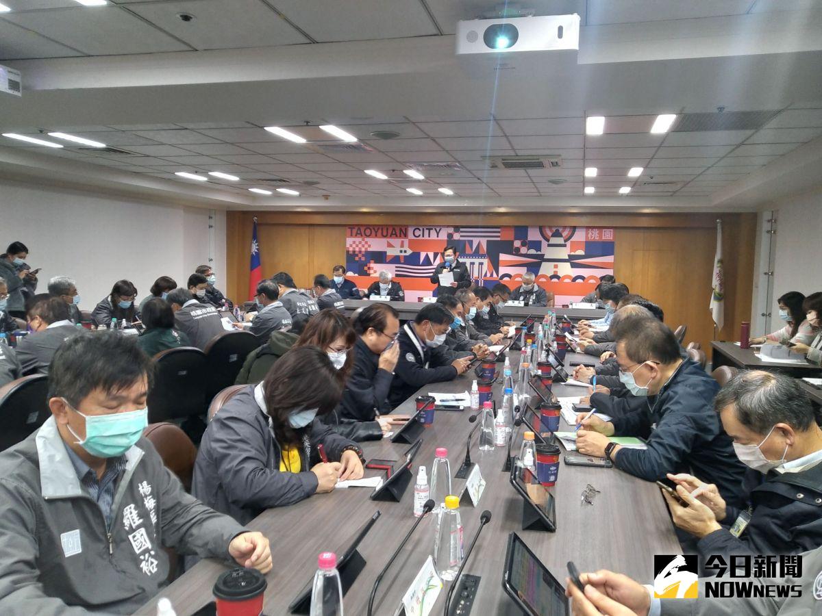 ▲鄭文燦宣布，2月底前大型活動取消或延期，即刻起並停止寒假課輔、志工服務、社團、營隊。今天學校放學時間由學校彈性調整。（圖／記者李春台攝, 2021.01.25）