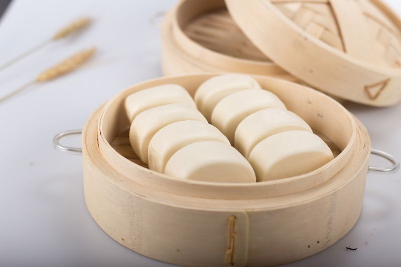 妻手作饅頭超硬!尪實測「砸釘子」成功 網笑:灌水泥嗎