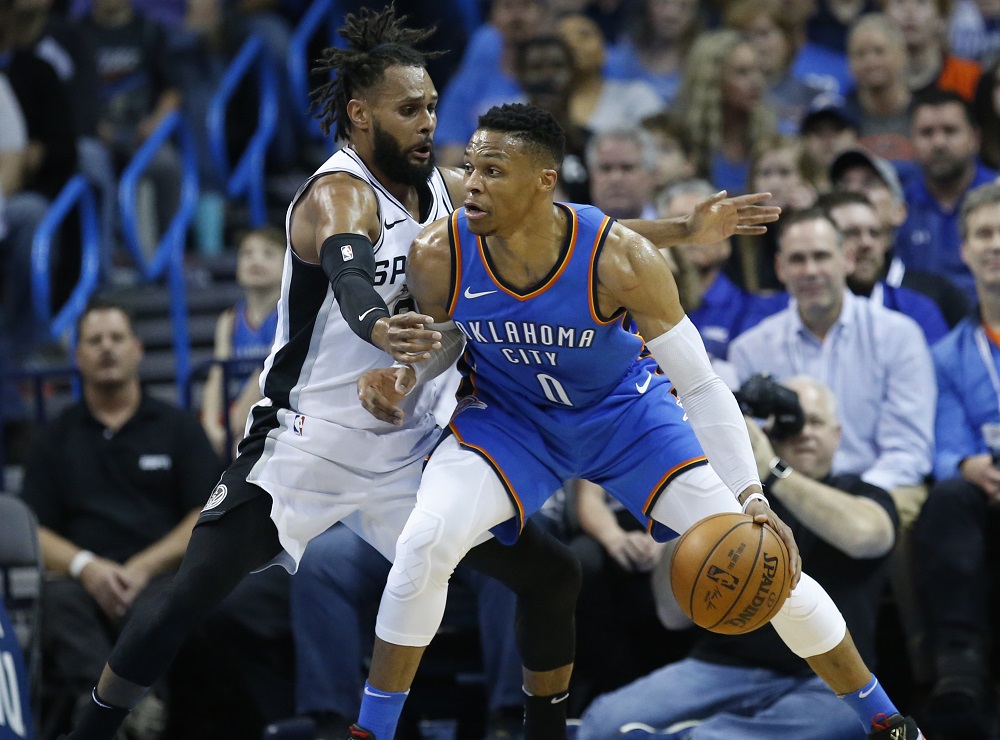 ▲Russell Westbrook對抗Patty Mills。（圖／美聯社／達志影像）