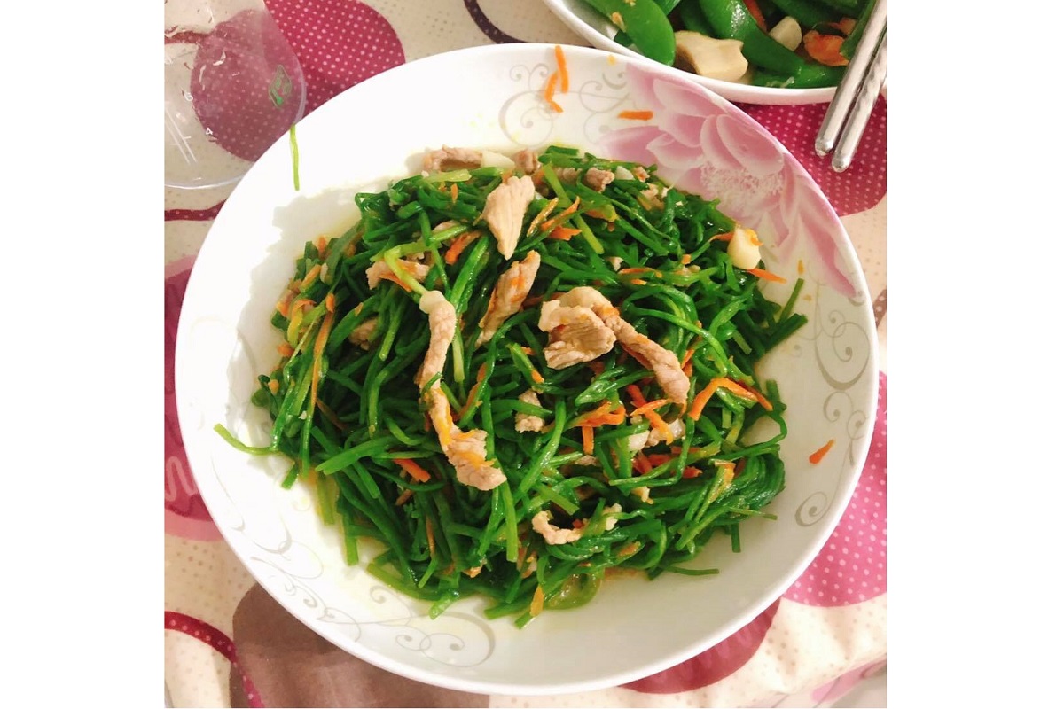 ▲炒肉絲有訣竅！《大慶談美食》專欄指出，只要牢記「3調料」不要放，便能讓肉質保持鮮嫩，且還不沾鍋。（圖／NOWnews資料照）