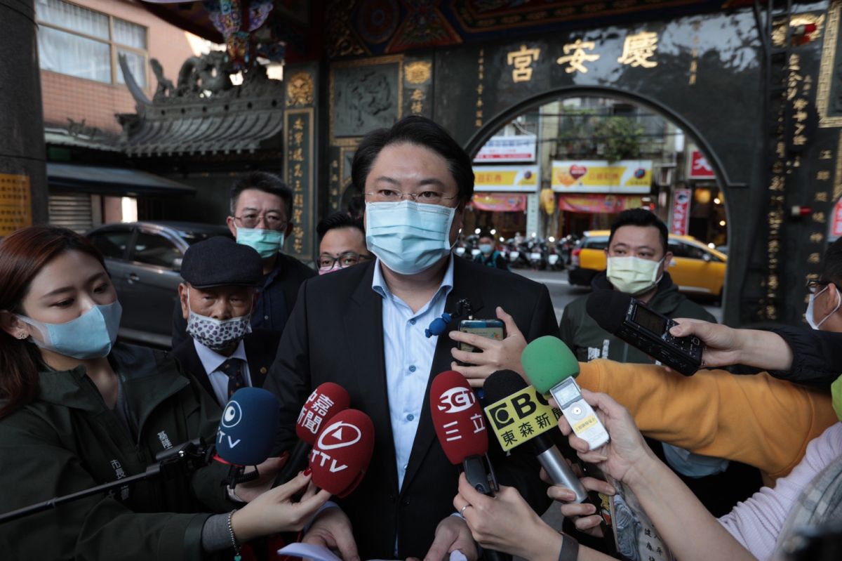 ▲衛福部桃園醫院群聚感染，擴大匡列隔離，基隆市長林右昌今（26）日表示，擴大回溯部分，目前基隆匡列6人居家隔離，另有6名病患和2名隨同看護從桃醫轉院到基隆，基隆市隔離人數共14人。（圖/基隆市政府提供）