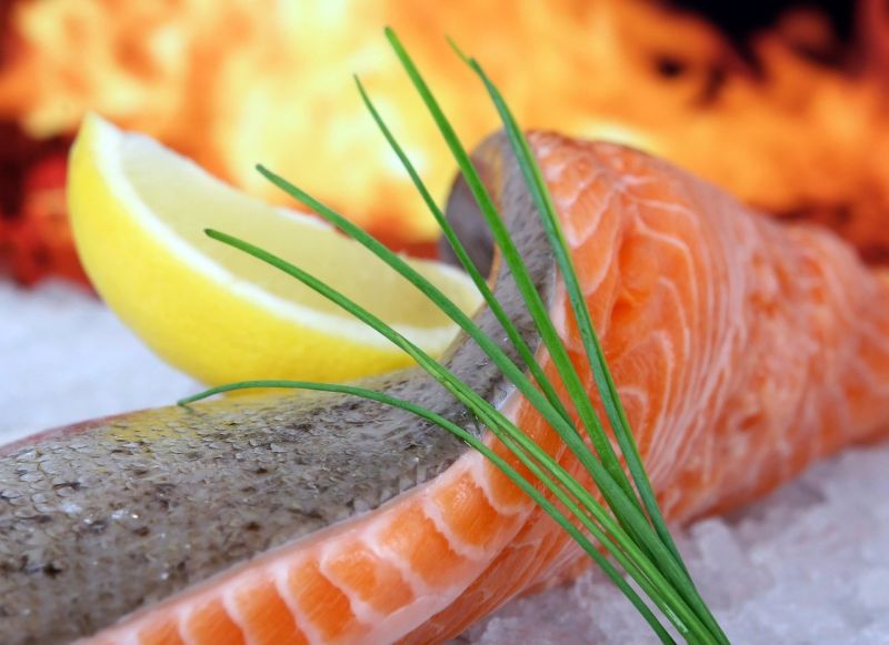 ▲美食專欄《央七食上大轉盤》分享了簡單的「鯛魚料理法」，只需「5步驟」即可上桌，還能吃到原汁原味的鯛魚。（示意圖／取自pixabay）