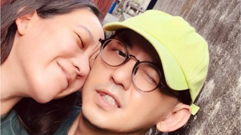 ▲黃子佼(右)宣布婚禮取消,孟耿如反應曝光。(圖/孟耿如臉書)