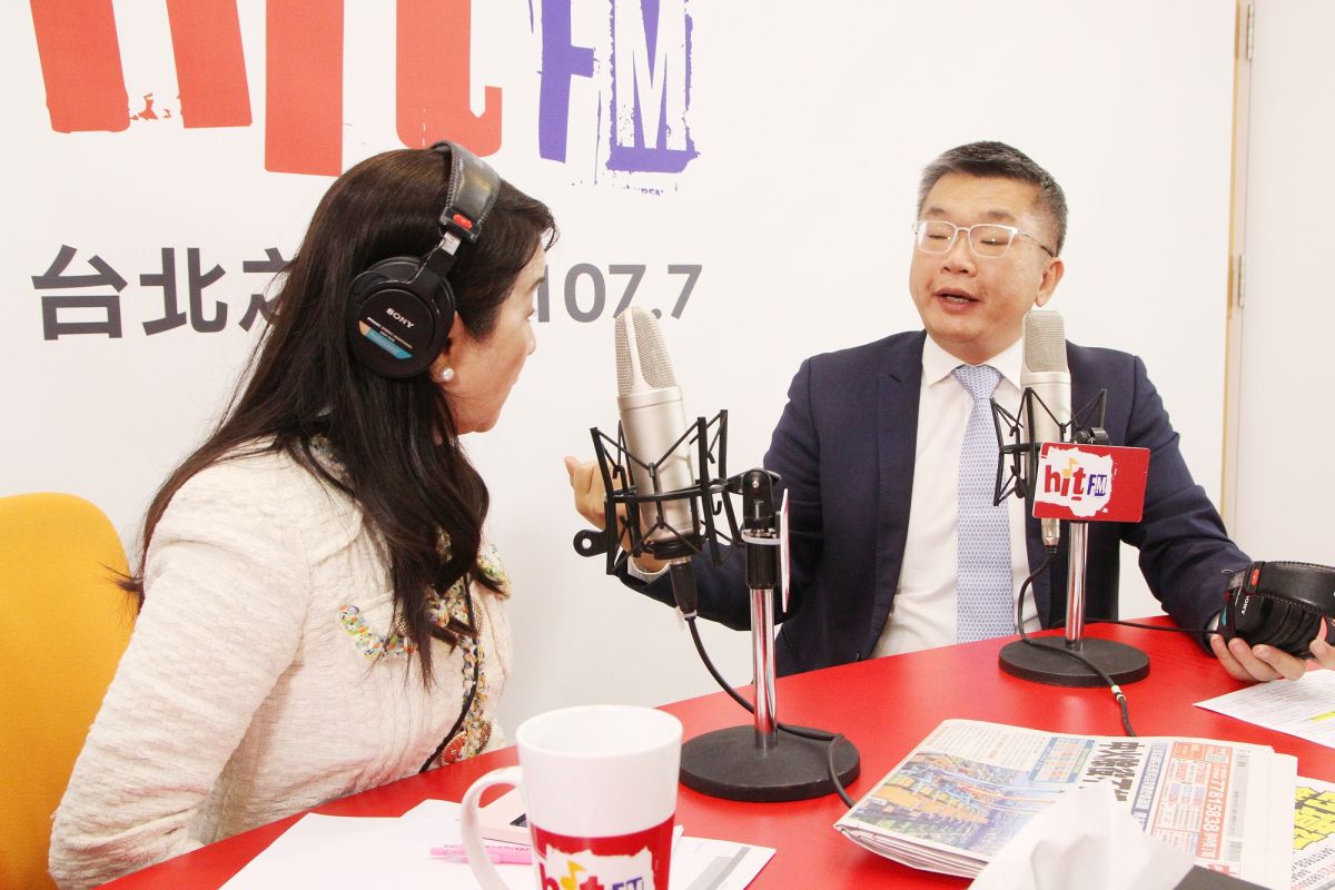 ▲立法院副院長蔡其昌質疑台中市長盧秀燕對中火燃煤機組除役要求過於嚴苛，像是在漫天喊價，沒有誠心要解決台中空汙問題。　（圖／Hit Fm《周玉蔻嗆新聞》製作單位提供）