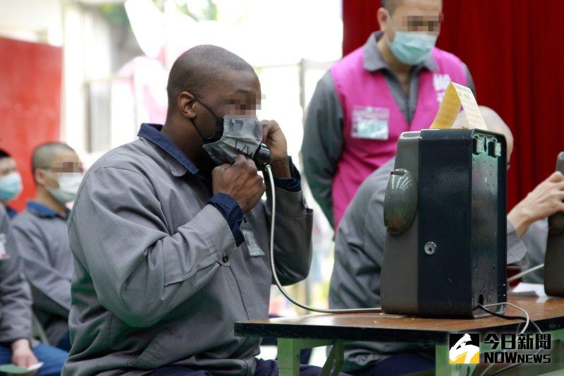 北監電話懇親 外籍收容人也能跨海聽家人的聲音
