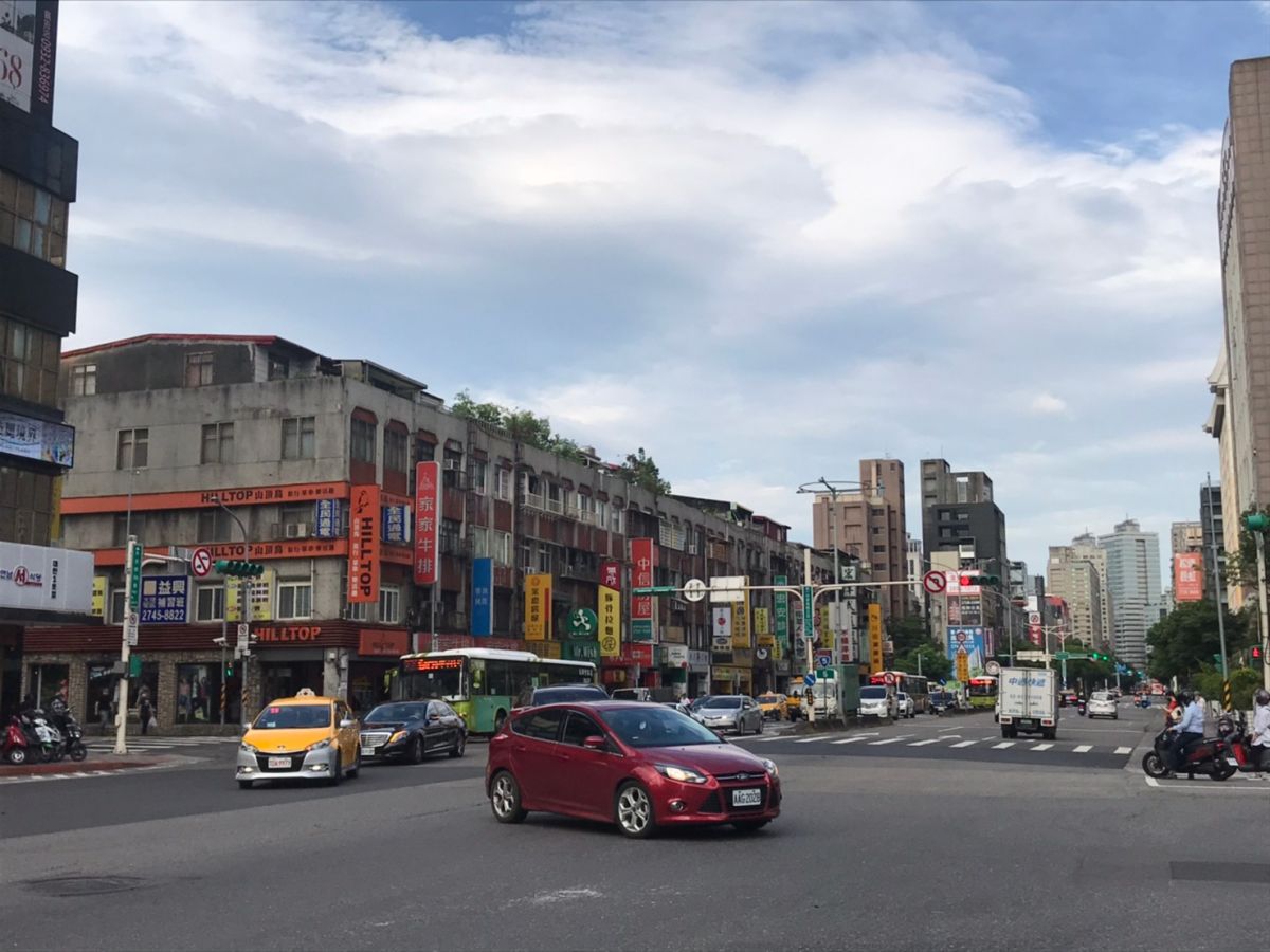 ▲老屋若要改建，土地持分、土地的容積率都會影響地主分回坪數。（圖／NOWnews資料照片）