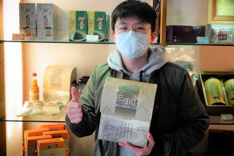 ▲新北市坪林區農會成立北台灣第一座茶油示範工廠，透過農會把關出品的包種茶油，保證是正港的「MIT」。（圖／新北市政府農業局提供）