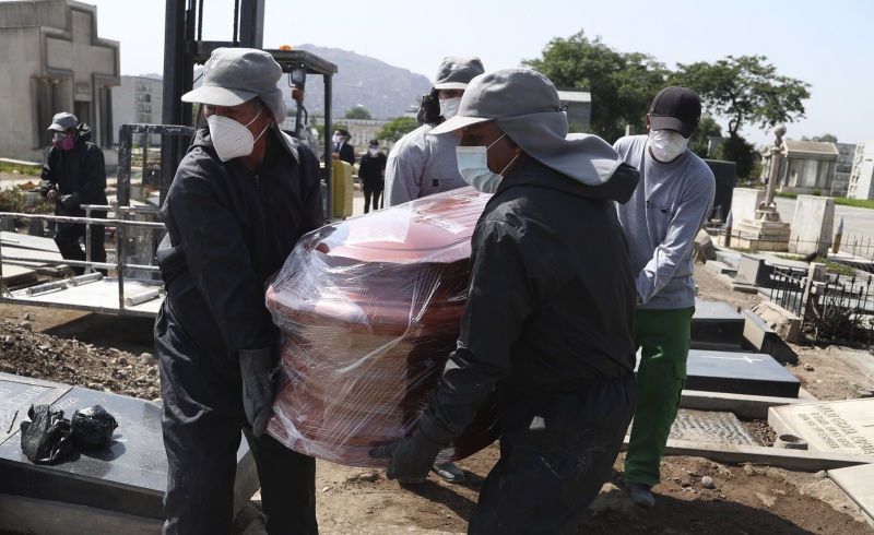 ▲拉丁美洲為新冠疫情重災區之一，官方數據顯示，加勒比地區至今累計超過60萬人染疫死亡。（圖／美聯社／達志影像）