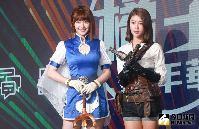 ▲泱泱(左)、林真亦(右)分別cosplay成天堂M裡的角色出席橘子嘉年華開展記者會。(圖/記者葉政勳攝